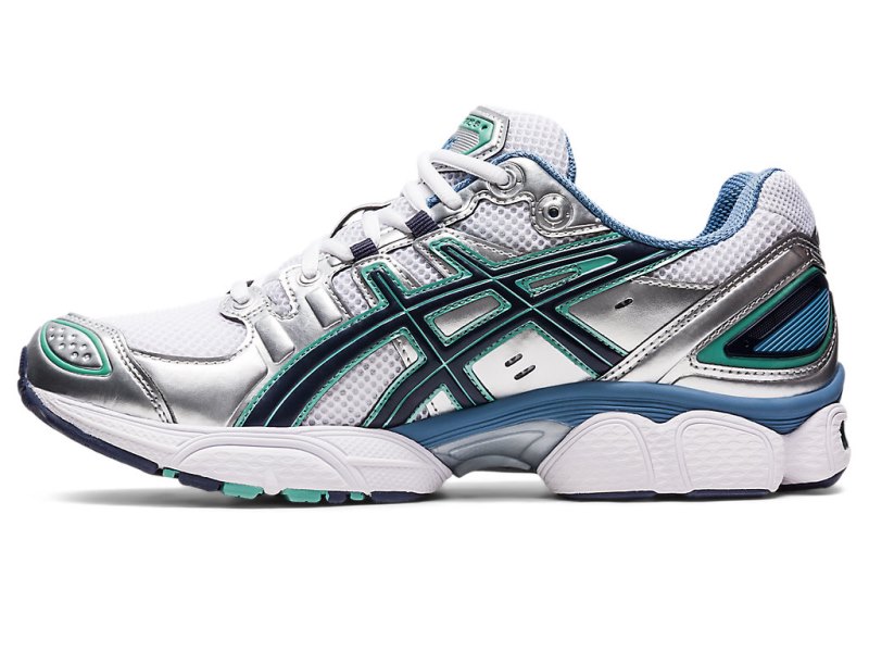 Women's Asics Gel-nimbus 9 Sneakers White/Pure Silver Canada | CA8836-658