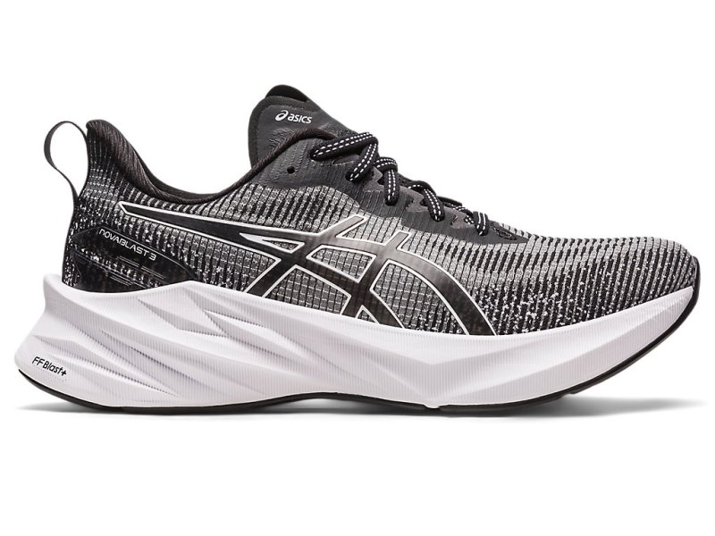 Women\'s Asics Novablast 3 LE Running Shoes White/Black Canada | CA8139-379